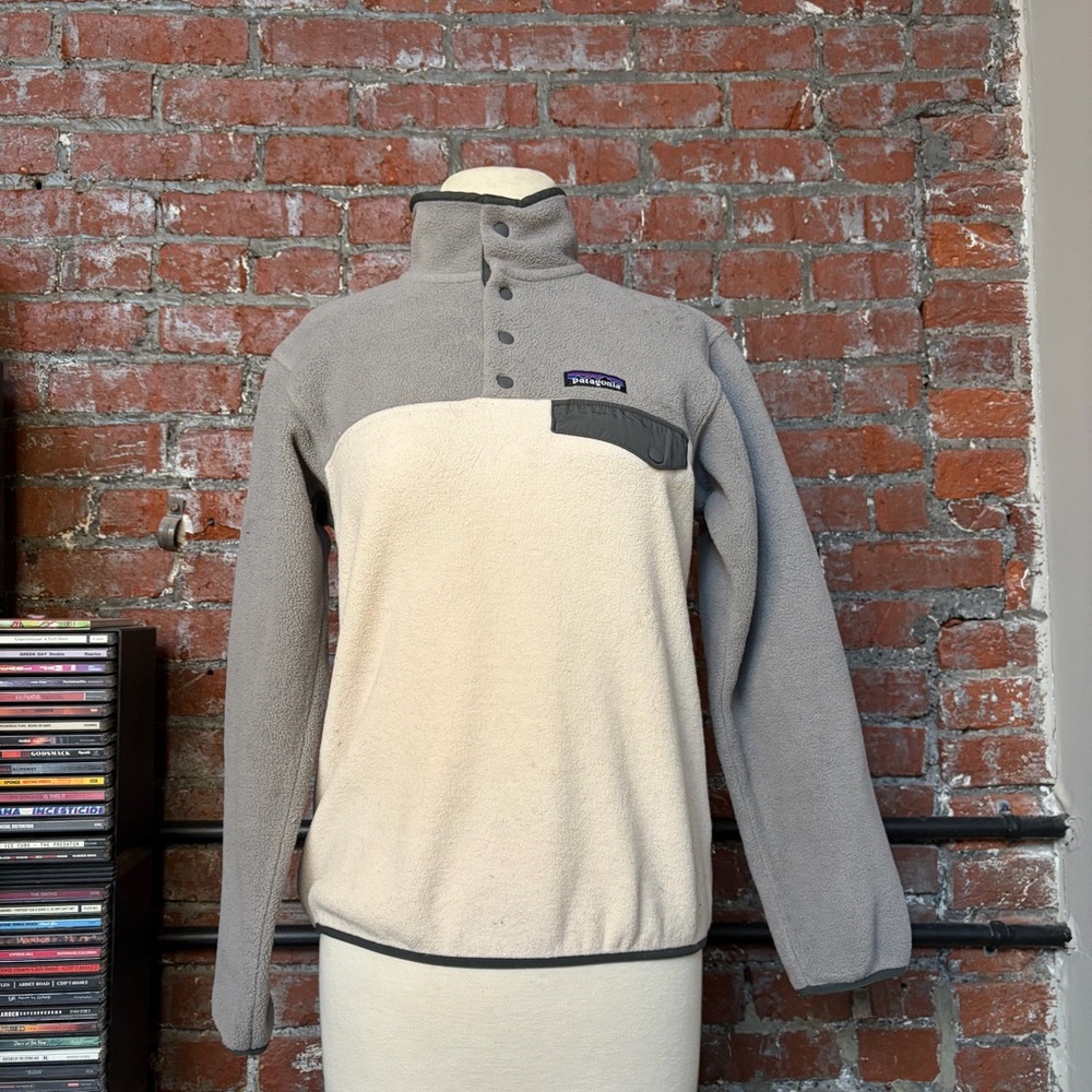 Patagonia Synchilla Fleece in Gray and White